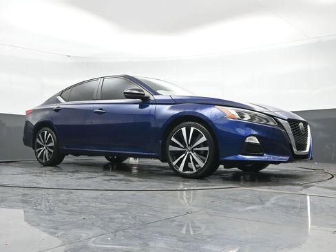 Used 2021 Nissan Altima 2.5 SR w/ SR Premium Package AWD/4WD image 40