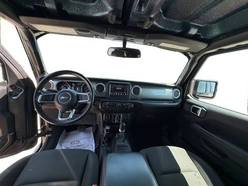 Used 2019 Jeep Wrangler Unlimited Sahara AWD/4WD image 17