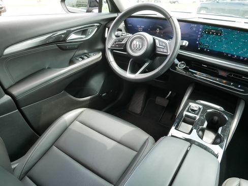 Used 2025 Buick Envision Preferred AWD/4WD image 9