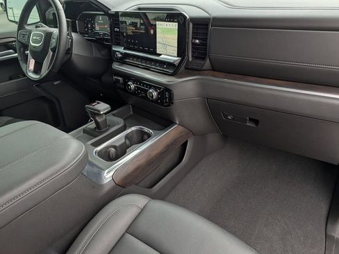Used 2025 GMC Sierra 1500 SLT image 33