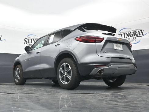 Used 2025 Chevrolet Blazer LT FWD image 33