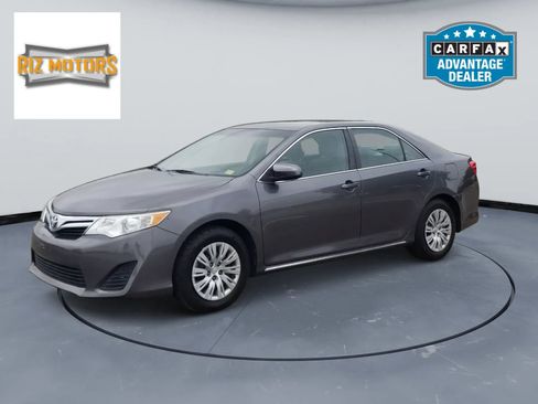 Used 2014 Toyota Camry LE FWD image 1