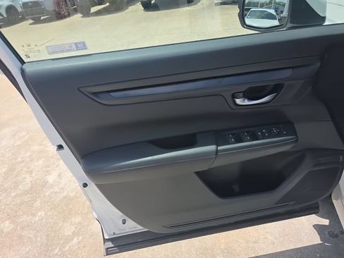 Used 2023 Honda CR-V LX image 10