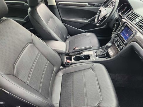 Used 2016 Volkswagen Passat 1.8T SE w/ Lighting Package (P06) FWD image 14