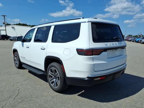 Used 2024 Jeep Wagoneer Series II w/ Flexible Seating Group AWD/4WD image 3
