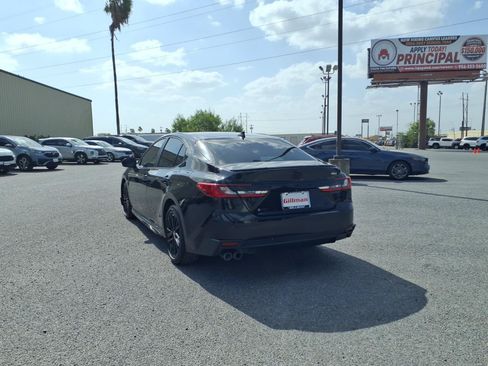 Used 2025 Toyota Camry SE w/ Convenience Package FWD image 6