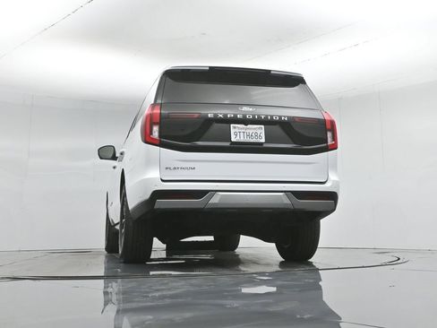Used 2025 Ford Expedition Platinum AWD/4WD image 52