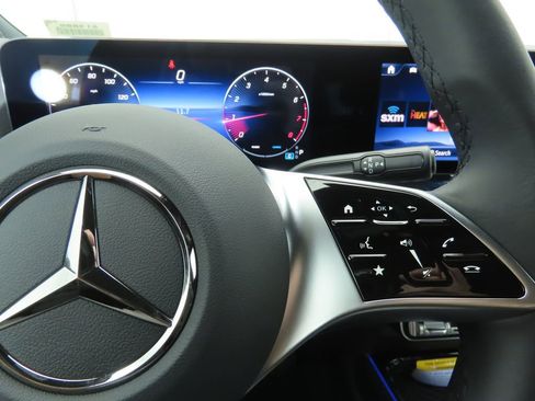 Certified 2025 Mercedes-Benz GLA 250 image 12