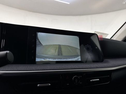 New 2025 Nissan Kicks SV image 9