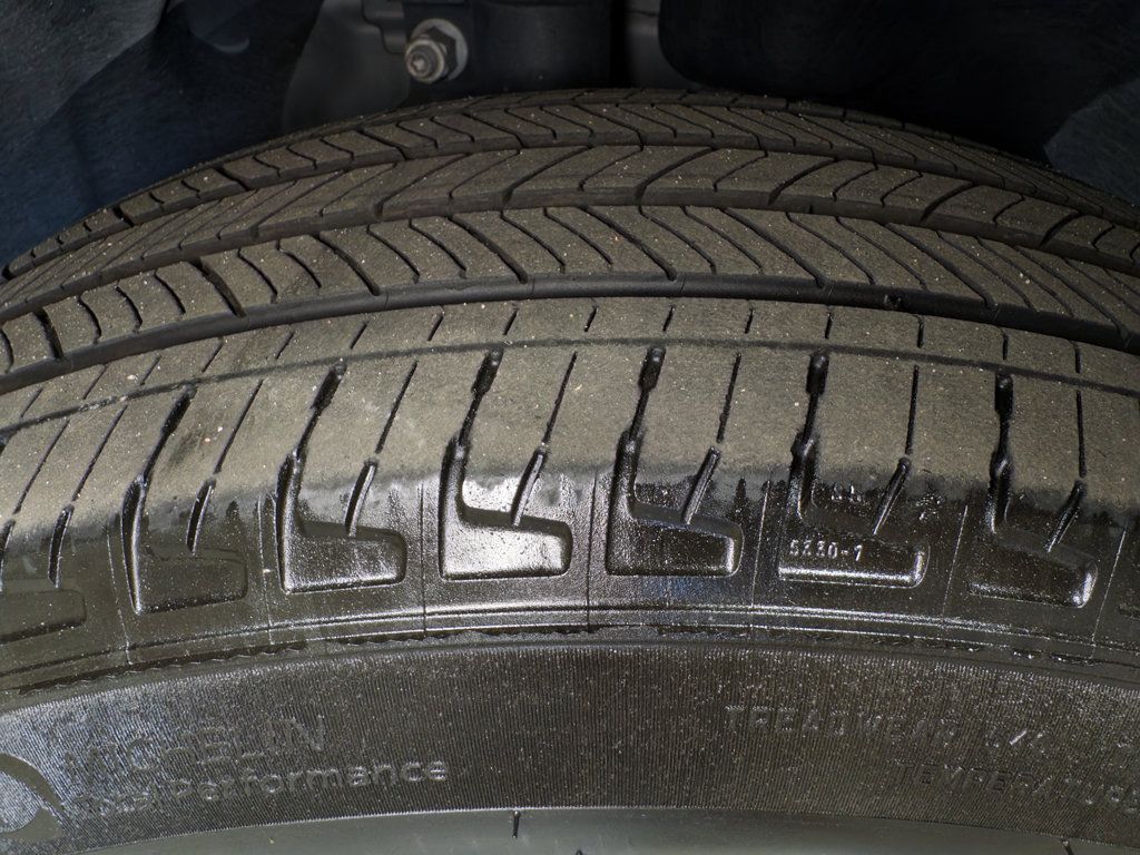 Used 2024 Ford Escape SE w/ PHEV Premium Package FWD image 35