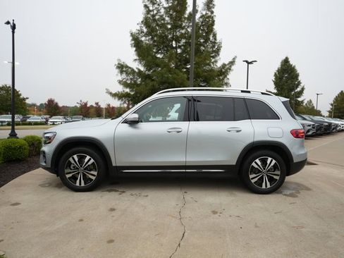 Used 2026 Mercedes-Benz GLB 250 4MATIC image 4