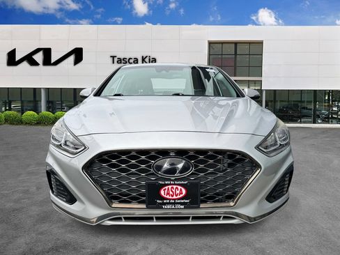 Used 2018 Hyundai Sonata SEL w/ Tech Package 04 FWD image 2