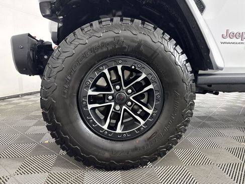 Used 2025 Jeep Wrangler Unlimited Rubicon image 9