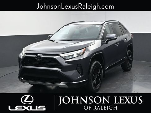 Used 2025 Toyota RAV4 SE AWD/4WD image 1