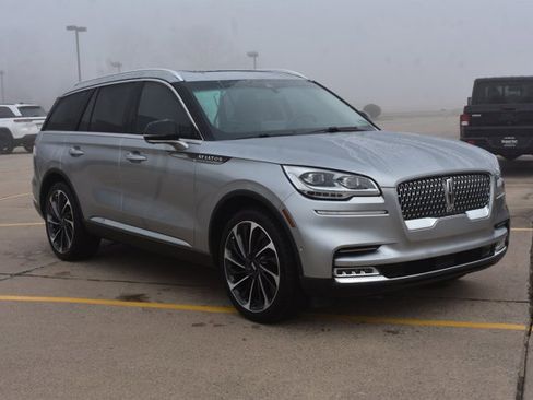 Used 2022 Lincoln Aviator Reserve w/ Equipment Group 201A image 3