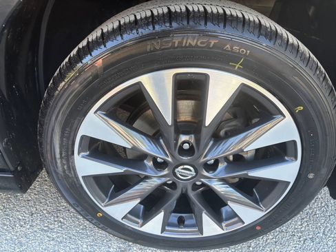 Used 2019 Nissan Sentra SR image 36