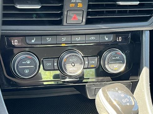 Used 2024 Volkswagen Jetta SE FWD image 26