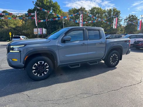 Used 2022 Nissan Frontier PRO-4X image 6