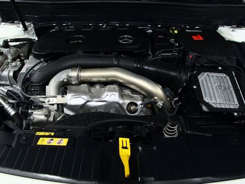 Certified 2025 Mercedes-Benz GLB 250 4MATIC image 31