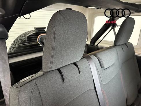 Used 2025 Jeep Wrangler Unlimited Rubicon image 28