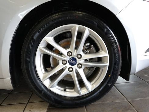 Used 2018 Ford Fusion SE w/ Fusion SE Technology Package FWD image 50