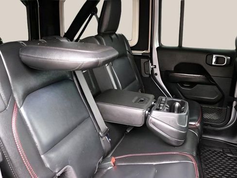 Used 2021 Jeep Wrangler Unlimited Rubicon image 17