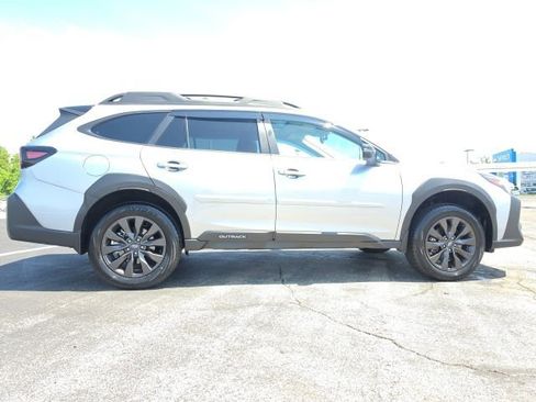 Used 2025 Subaru Outback Onyx Edition AWD/4WD image 9