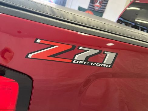 Used 2018 Chevrolet Silverado 1500 LT w/ All Star Edition image 18