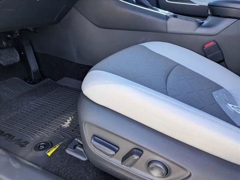 New 2025 Toyota RAV4 XLE image 4