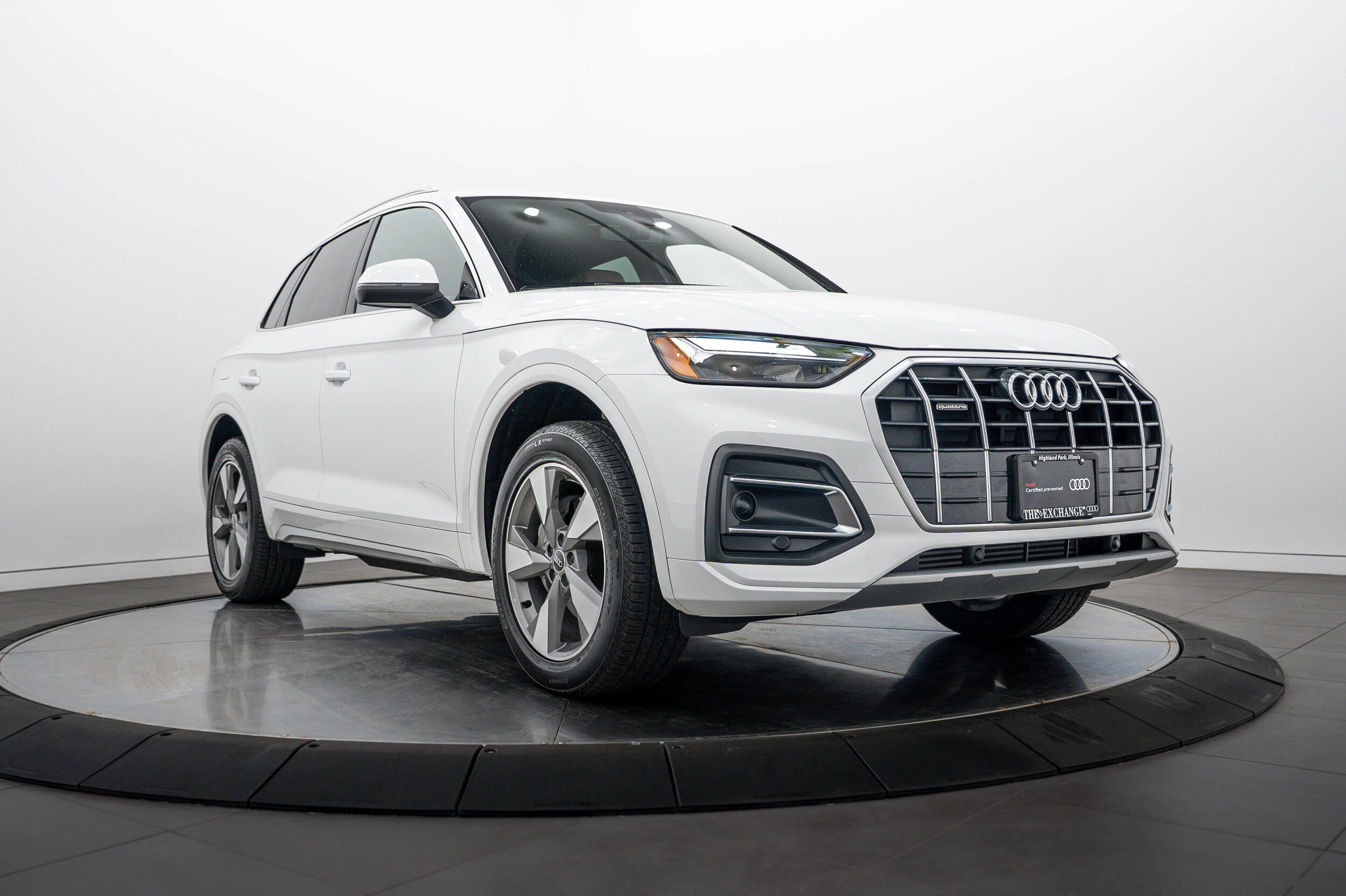 Certified 2024 Audi Q5 2.0T Premium w/ Convenience Package AWD/4WD image 1