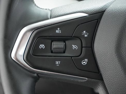 Used 2025 Chevrolet Trax LT w/ Driver Confidence Package image 19