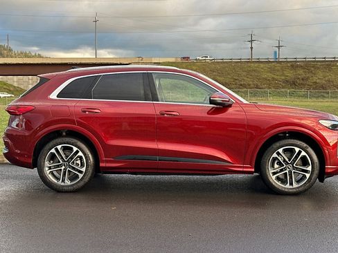 New 2025 Audi Q5 Prestige image 2