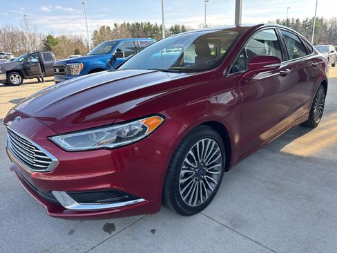 Certified 2018 Ford Fusion SE w/ Fusion SE Technology Package image 3