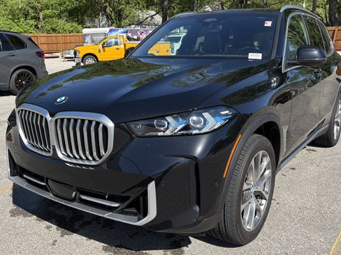 Certified 2026 BMW X5 xDrive40i AWD/4WD image 5