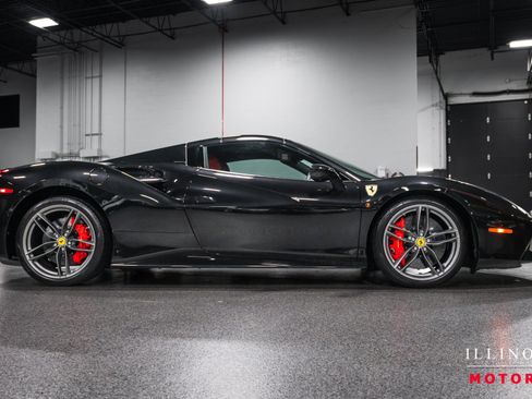 Used 2019 Ferrari 488 Spider RWD image 6