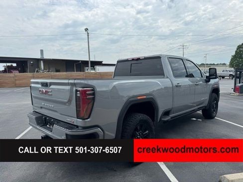 Used 2025 GMC Sierra 2500 AT4 w/ AT4 Premium Plus Package AWD/4WD image 4