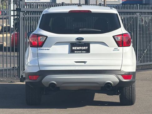 Used 2019 Ford Escape SE image 4