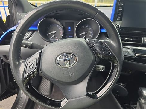 Used 2021 Toyota C-HR XLE image 20