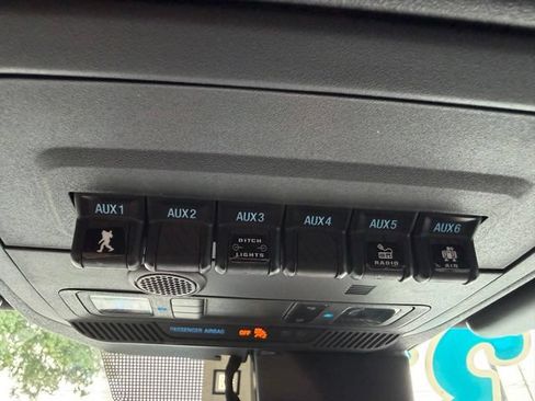 Certified 2024 Ford Bronco Wildtrak AWD/4WD image 28