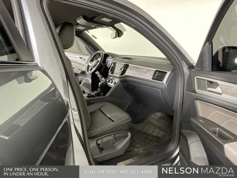 Used 2023 Volkswagen Atlas Cross Sport SE image 14