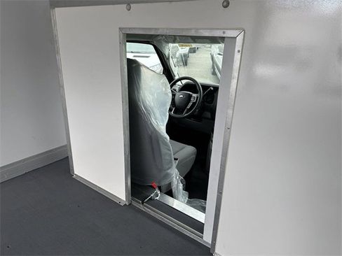 New 2024 Ford E-450 and Econoline 450 Super Duty w/ Power Windows & Locks Group image 38