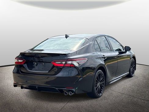 Used 2021 Toyota Camry SE FWD image 2