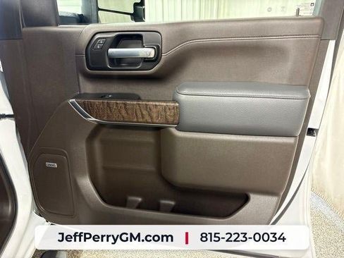Used 2021 GMC Sierra 2500 Denali w/ Denali Ultimate Package AWD/4WD image 23