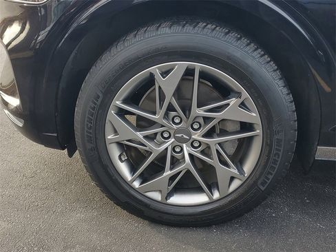 Used 2022 Genesis GV70 2.5T w/ Select Package image 9