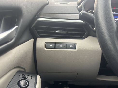 Used 2025 Nissan Altima 2.5 SV FWD image 32