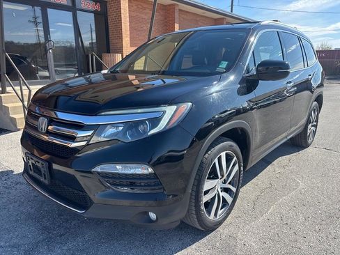 Used 2018 Honda Pilot Elite image 2