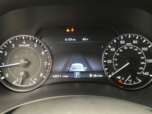 Used 2024 Nissan Armada SL w/ Captain's Chairs Package image 18