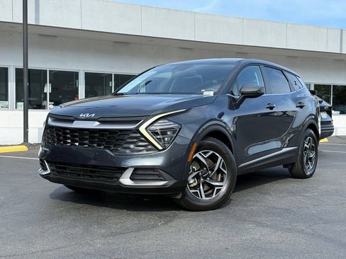 Used 2024 Kia Sportage LX FWD image 2