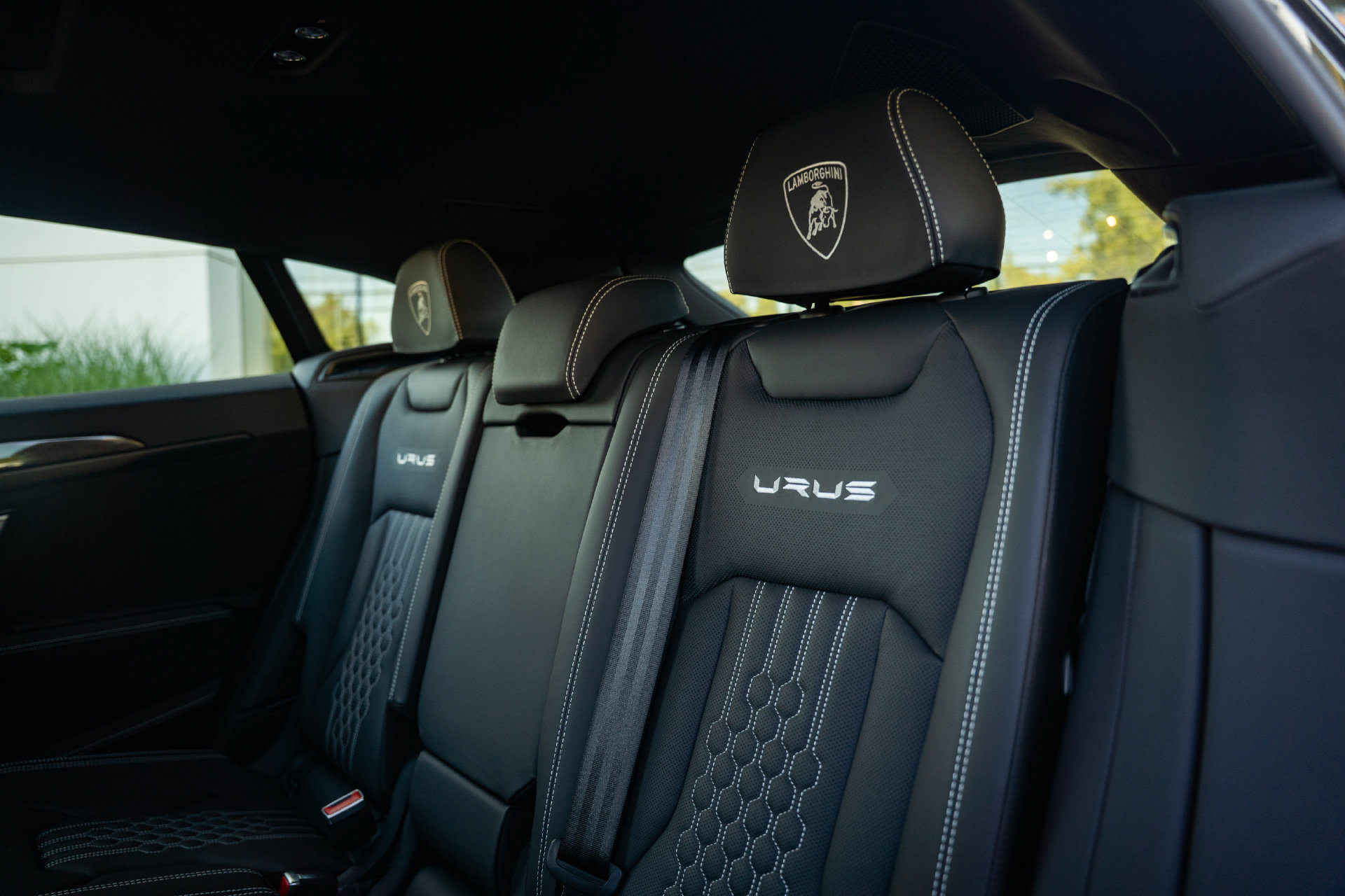 Used 2024 Lamborghini Urus Performante AWD/4WD image 30