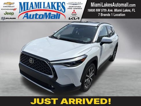 Used 2024 Toyota Corolla Cross XLE w/ Convenience Package AWD/4WD image 1
